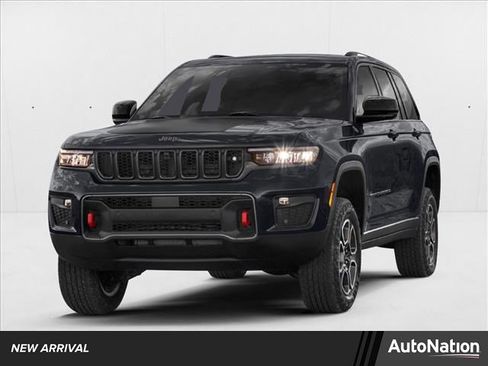 Used 2022 Jeep Grand Cherokee Trailhawk image 1