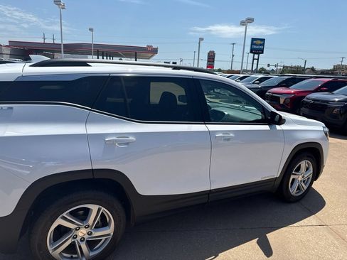 Used 2018 GMC Terrain SLE w/ Driver Convenience Package FWD image 6