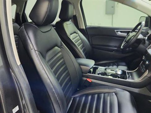 Used 2020 Ford Edge SEL w/ Convenience Package image 26