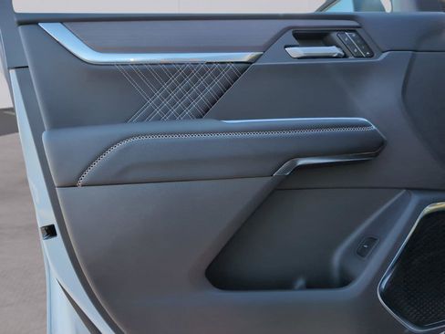 New 2026 GMC Acadia Denali w/ Super Cruise Package image 28