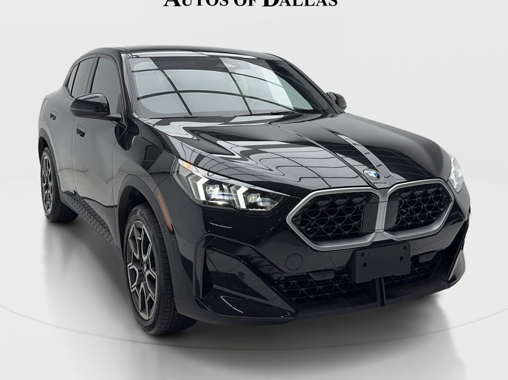 Used 2025 BMW X2 xDrive28i AWD/4WD image 3