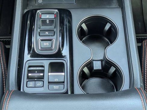 Used 2025 Honda Pilot TrailSport image 12