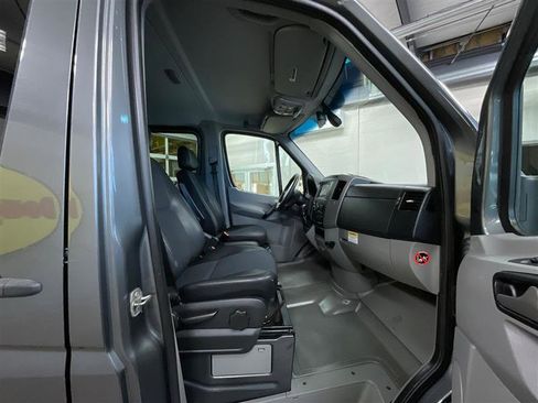 Used 2014 Mercedes-Benz Sprinter 2500 image 19