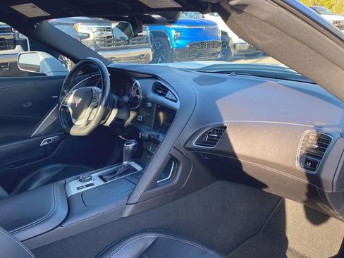 Used 2019 Chevrolet Corvette Stingray Coupe w/ 1LT RWD image 26