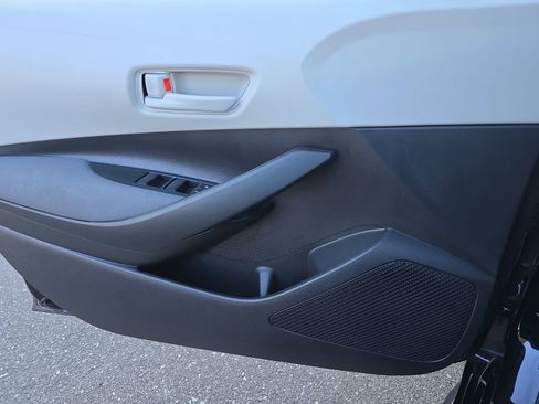 Used 2024 Toyota Corolla LE image 31