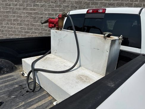 Used 2016 RAM 3500 SLT w/ Cold Weather Group AWD/4WD image 9