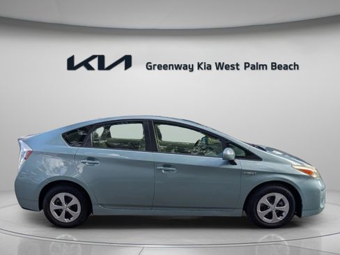 Used 2014 Toyota Prius Four image 9