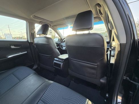Used 2014 Toyota Camry SE FWD image 13