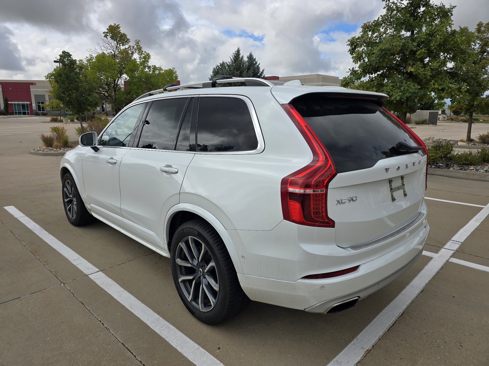 Used 2019 Volvo XC90 T6 Momentum w/ Advanced Package AWD/4WD image 15