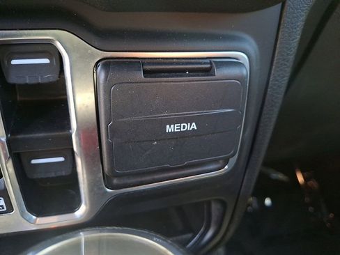 Used 2024 Jeep Wrangler Unlimited AWD/4WD image 26