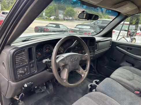 Used 2006 Chevrolet Silverado 3500 2WD Regular Cab image 17