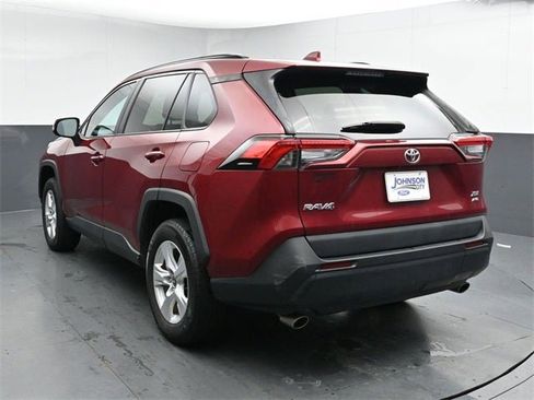 Used 2021 Toyota RAV4 XLE w/ Convenience Package image 11