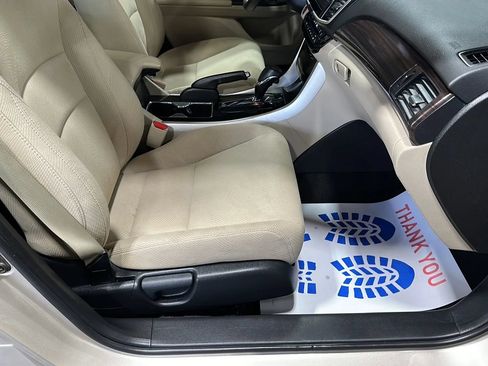 Used 2016 Honda Accord EX image 16