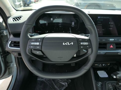 New 2025 Kia K4 EX image 14