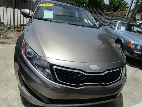 Used 2013 Kia Optima SX w/ Limited Pkg FWD image 2