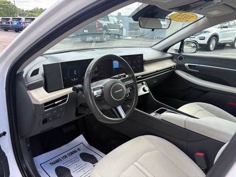 Used 2025 Hyundai Sonata SEL FWD image 3