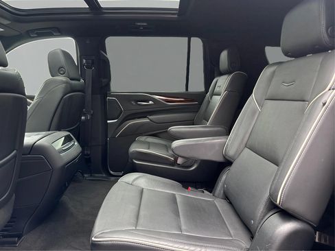 Used 2022 Cadillac Escalade ESV Premium Luxury AWD/4WD image 10