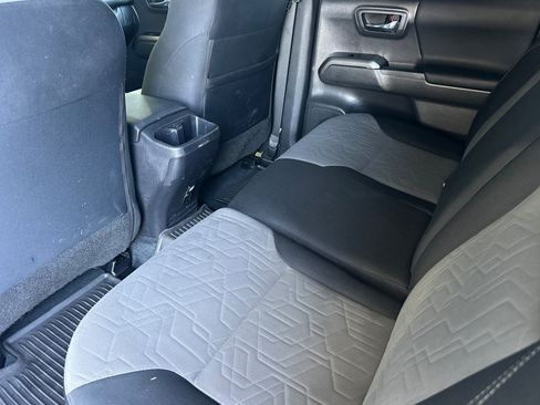 Certified 2023 Toyota Tacoma TRD Off-Road AWD/4WD image 11