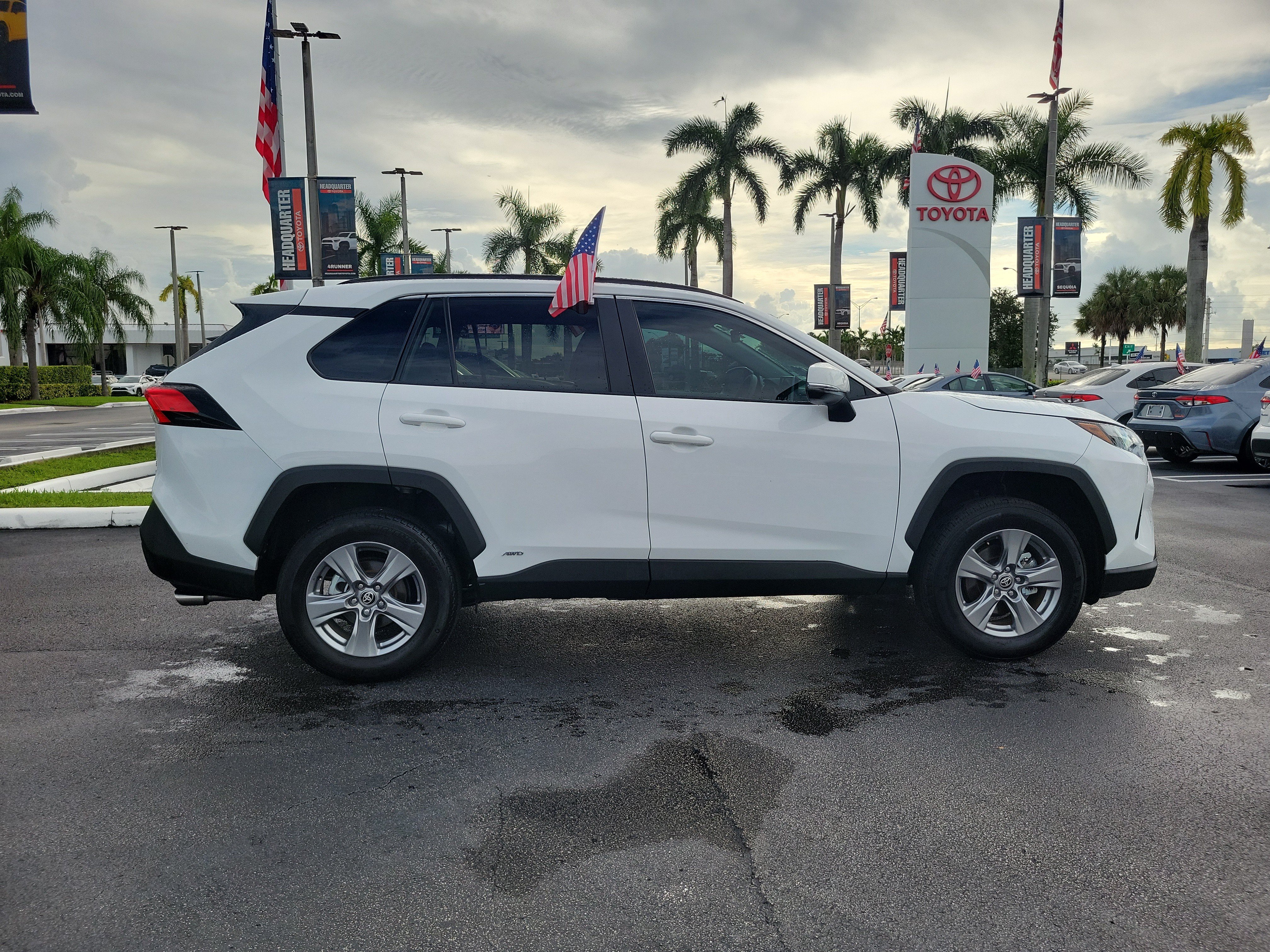 Used 2025 Toyota RAV4 XLE AWD/4WD image 13