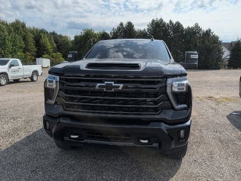 Used 2026 Chevrolet Silverado 2500 High Country w/ Midnight Edition AWD/4WD image 2