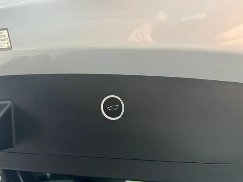 Used 2018 Tesla Model X 75D AWD/4WD image 26