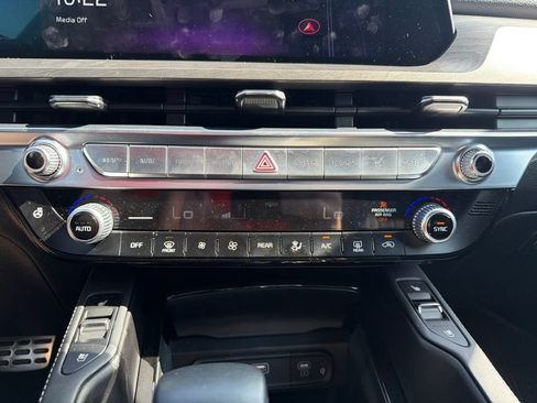 Certified 2025 Kia Telluride SX Prestige X-Line AWD/4WD image 15