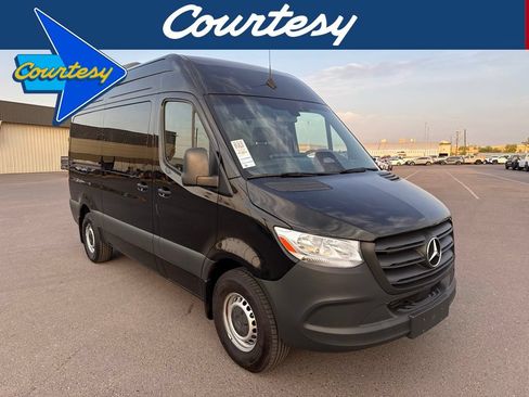 Used 2025 Mercedes-Benz Sprinter 2500 image 1