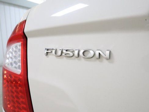 Used 2011 Ford Fusion SE image 19