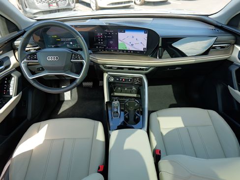 Used 2025 Audi Q5 Premium Plus w/ Premium Plus image 30
