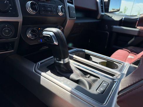 Used 2019 Ford F150 Platinum w/ Equipment Group 701A Luxury AWD/4WD image 19