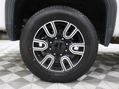Used 2020 GMC Sierra 2500 AT4 w/ AT4 Premium Package image 34