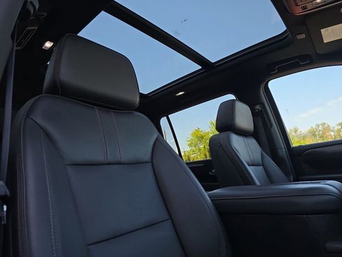 Used 2024 Chevrolet Suburban RST w/ Luxury Package image 20