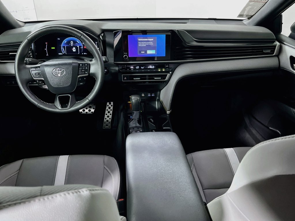 Used 2025 Toyota Camry SE FWD image 27