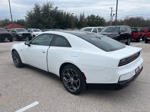 New 2024 Dodge Charger R/T w/ Plus Group image 5