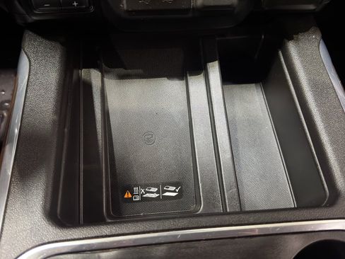 Used 2021 GMC Sierra 3500 SLT w/ SLT Preferred Package image 33