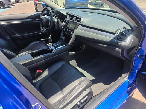 Used 2018 Honda Civic Touring image 14