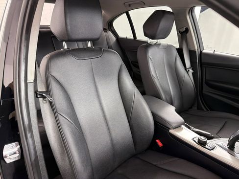 Used 2018 BMW 320i Sedan image 25