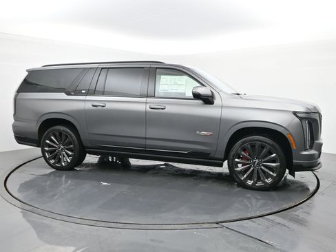 New 2026 Cadillac Escalade ESV V w/ LPO, Onyx Lite Package image 7