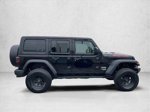 Used 2018 Jeep Wrangler Unlimited Sport S image 4