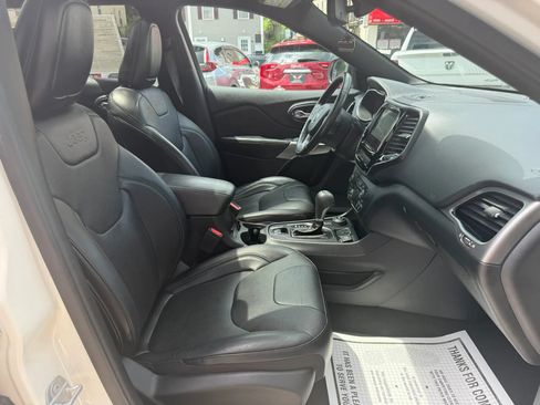 Used 2019 Jeep Cherokee High Altitude AWD/4WD image 13