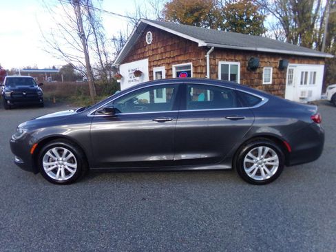 Used 2015 Chrysler 200 Limited w/ Convenience Group image 12
