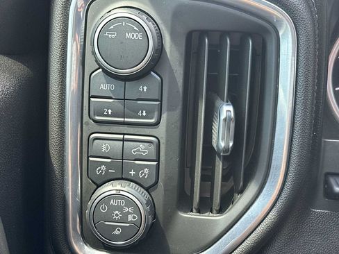Used 2021 Chevrolet Silverado 1500 High Country w/ Technology Package AWD/4WD image 18