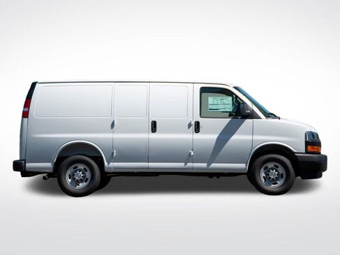 New 2025 Chevrolet Express 3500 w/ Driver Convenience Package RWD image 5