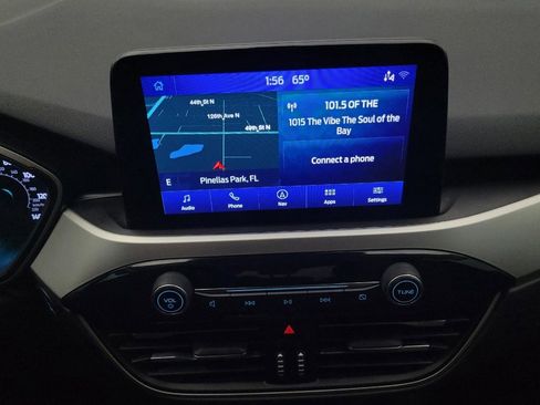 Used 2020 Ford Escape SE image 25