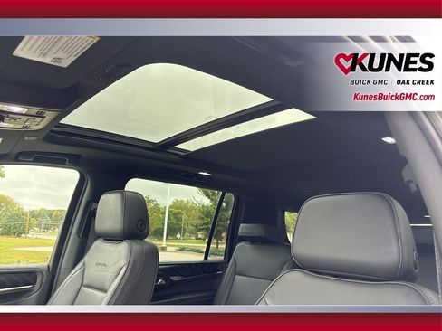 Used 2023 GMC Yukon XL Denali image 14
