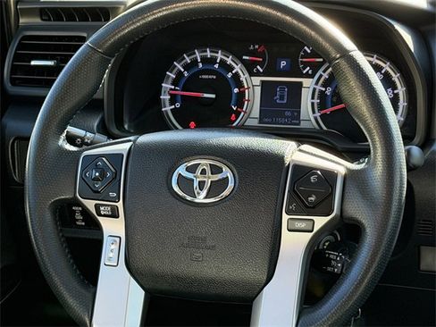 Used 2015 Toyota 4Runner SR5 Premium image 16