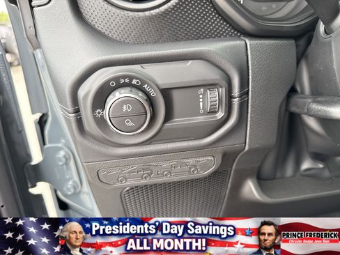 New 2025 Jeep Gladiator Rubicon w/ Technology Group image 30