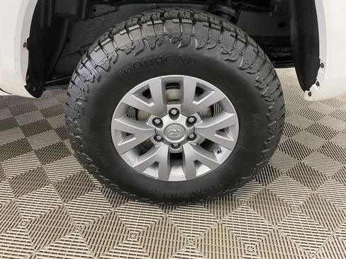 Used 2019 Toyota Tacoma 4x4 Double Cab image 10