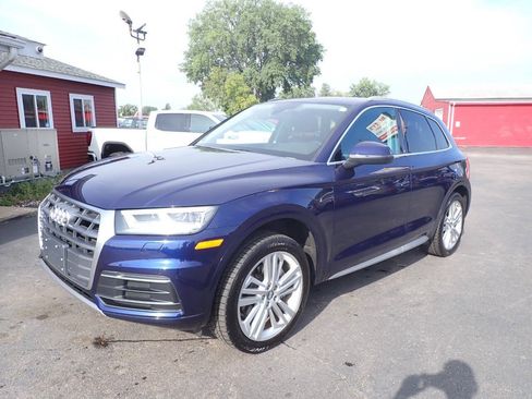 Used 2018 Audi Q5 2.0T Premium Plus w/ Premium Plus Package AWD/4WD image 3