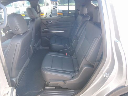 New 2026 Chevrolet Traverse LT image 25